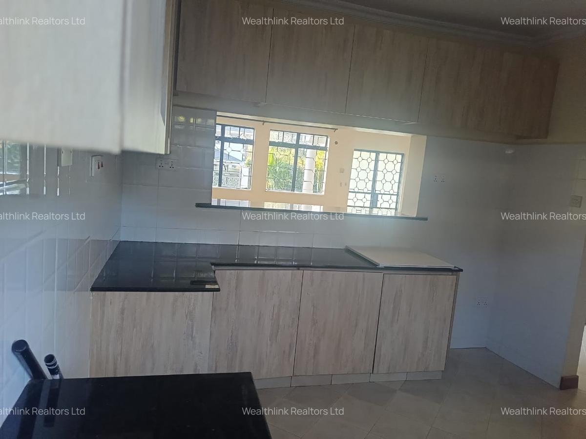 3 Bed Townhouse with En Suite at Muteero - 10