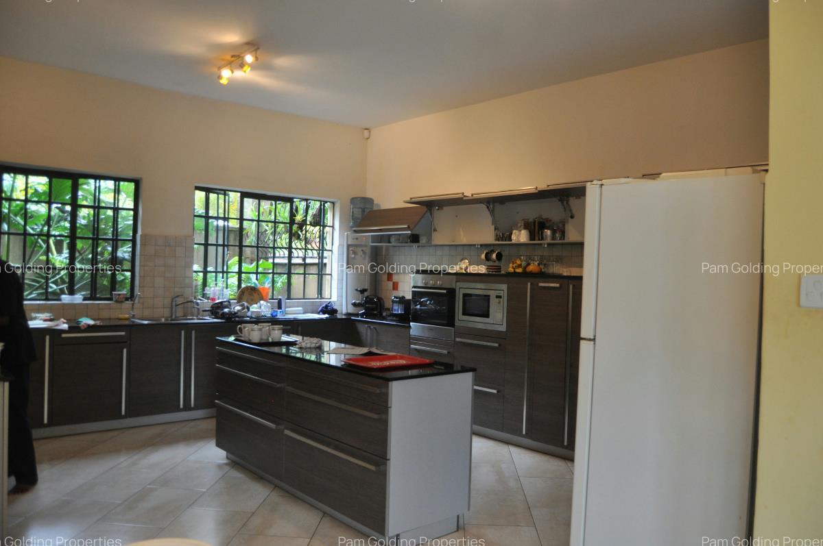 5 Bed Townhouse with En Suite in Lower Kabete - 10