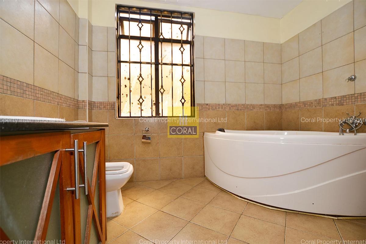 3 Bed Apartment with Lift in Kilimani - 13