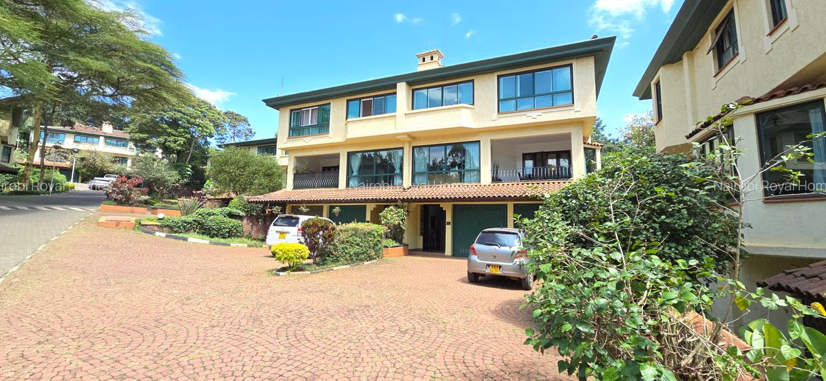 4 Bed Townhouse with En Suite at Kyuna Villas - 3