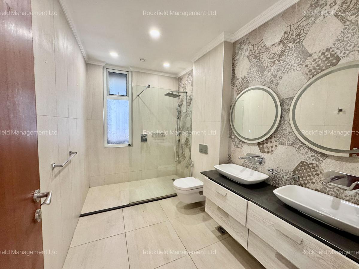 Serviced 4 Bed Apartment with En Suite in Parklands - 11