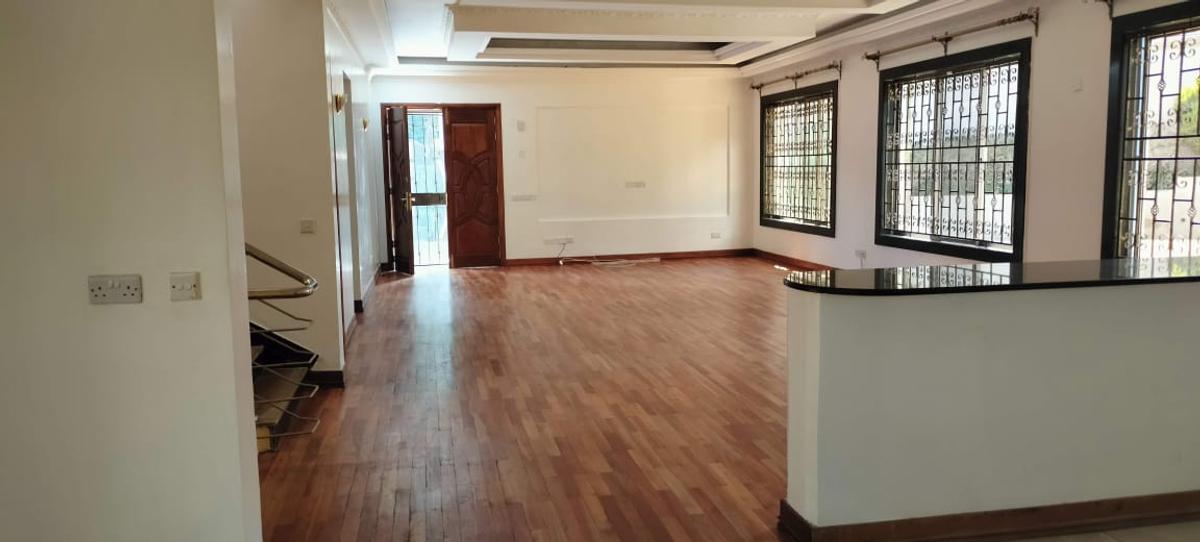 5 Bed Townhouse with En Suite at Off Peponi Road - 12