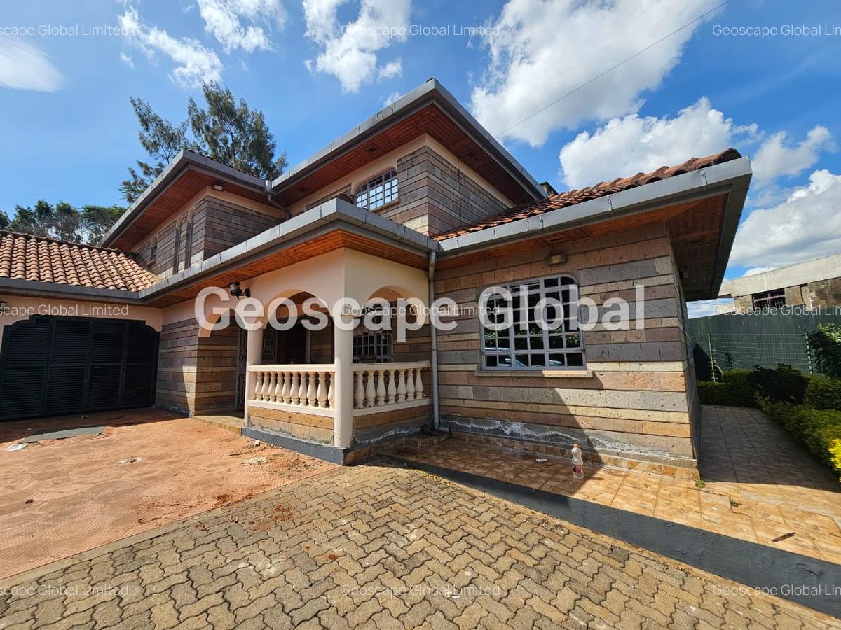 4 Bed House with En Suite in Nyari - 1