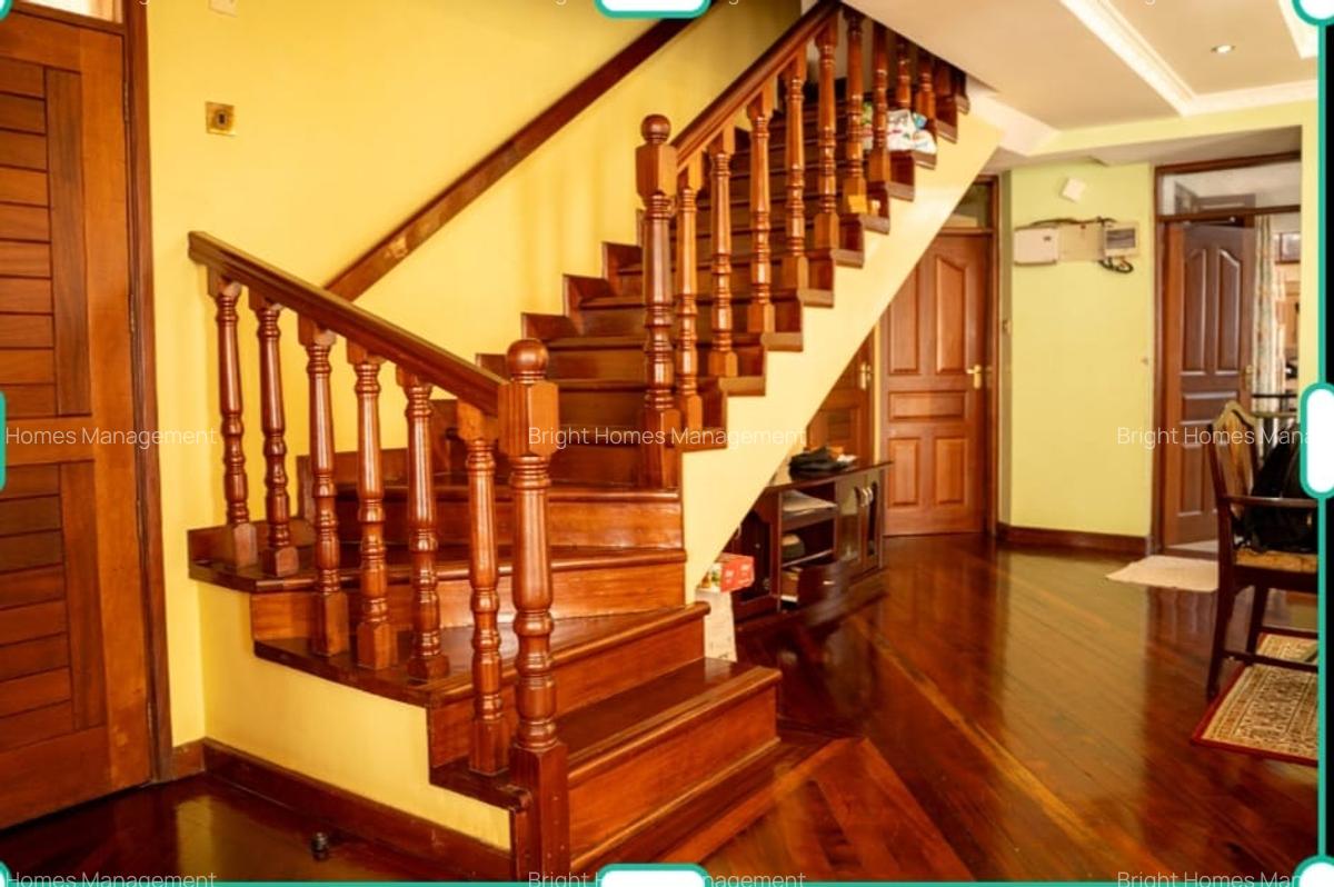 5 Bed Townhouse with En Suite in Lavington - 6