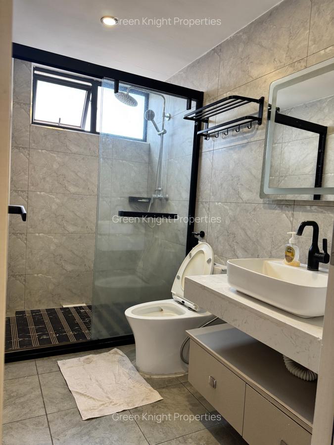 Serviced 2 Bed Apartment with En Suite in Kilimani - 11