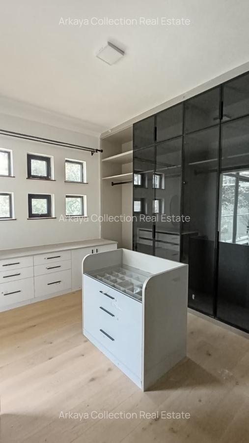 5 Bed Townhouse with En Suite in Lavington - 17