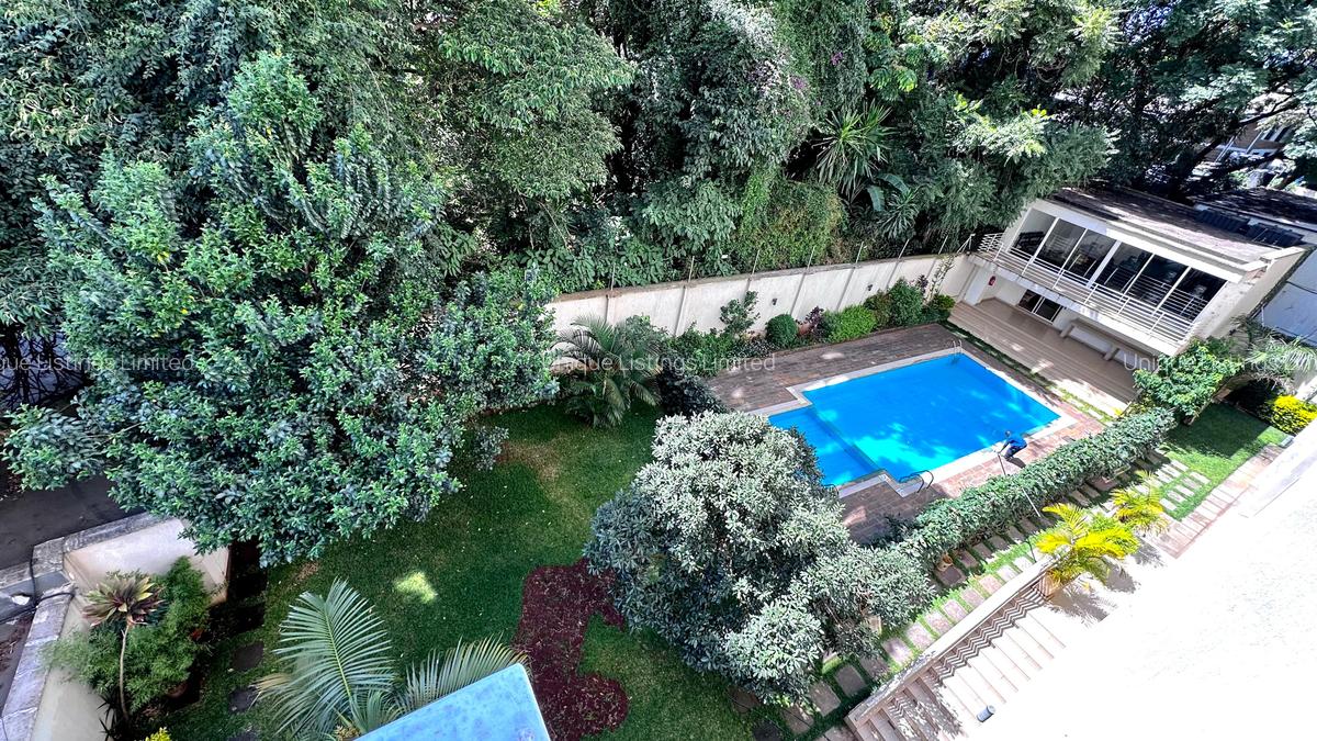 3 Bed Apartment with En Suite in Lavington - 2