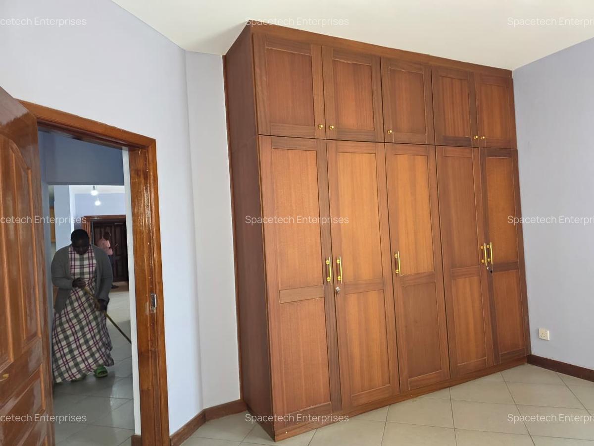 3 Bed Apartment with Backup Generator in Kilimani - 5
