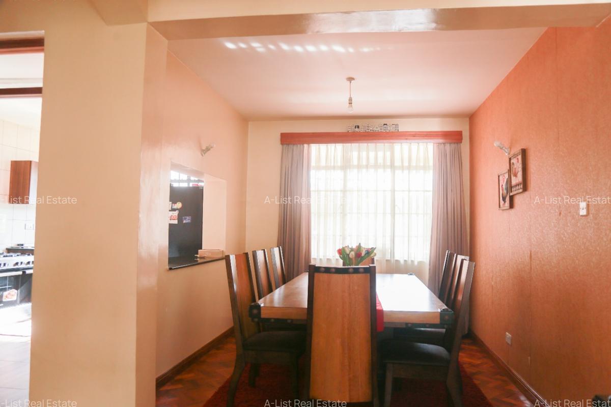 3 Bed Apartment with En Suite at Lavington - 12