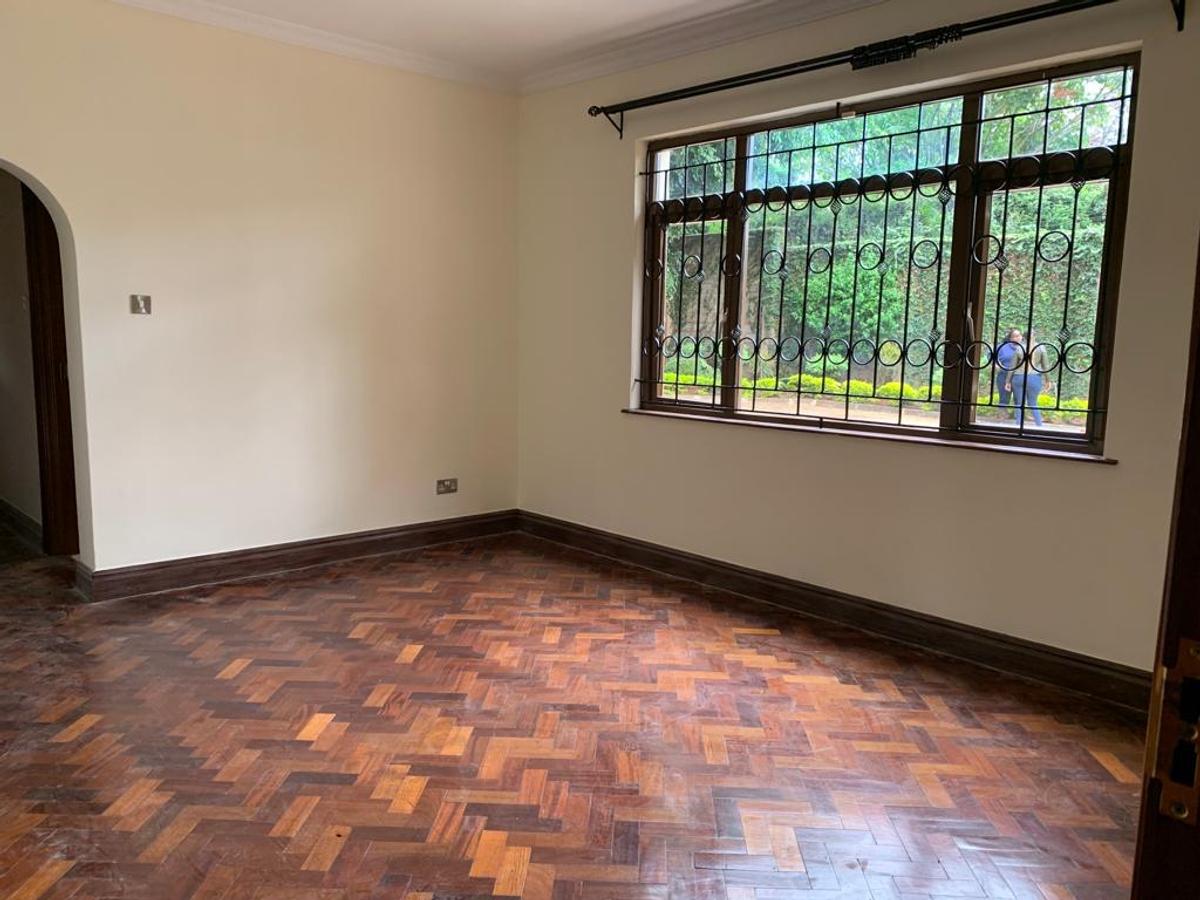 5 Bed House with En Suite in Kitisuru - 11