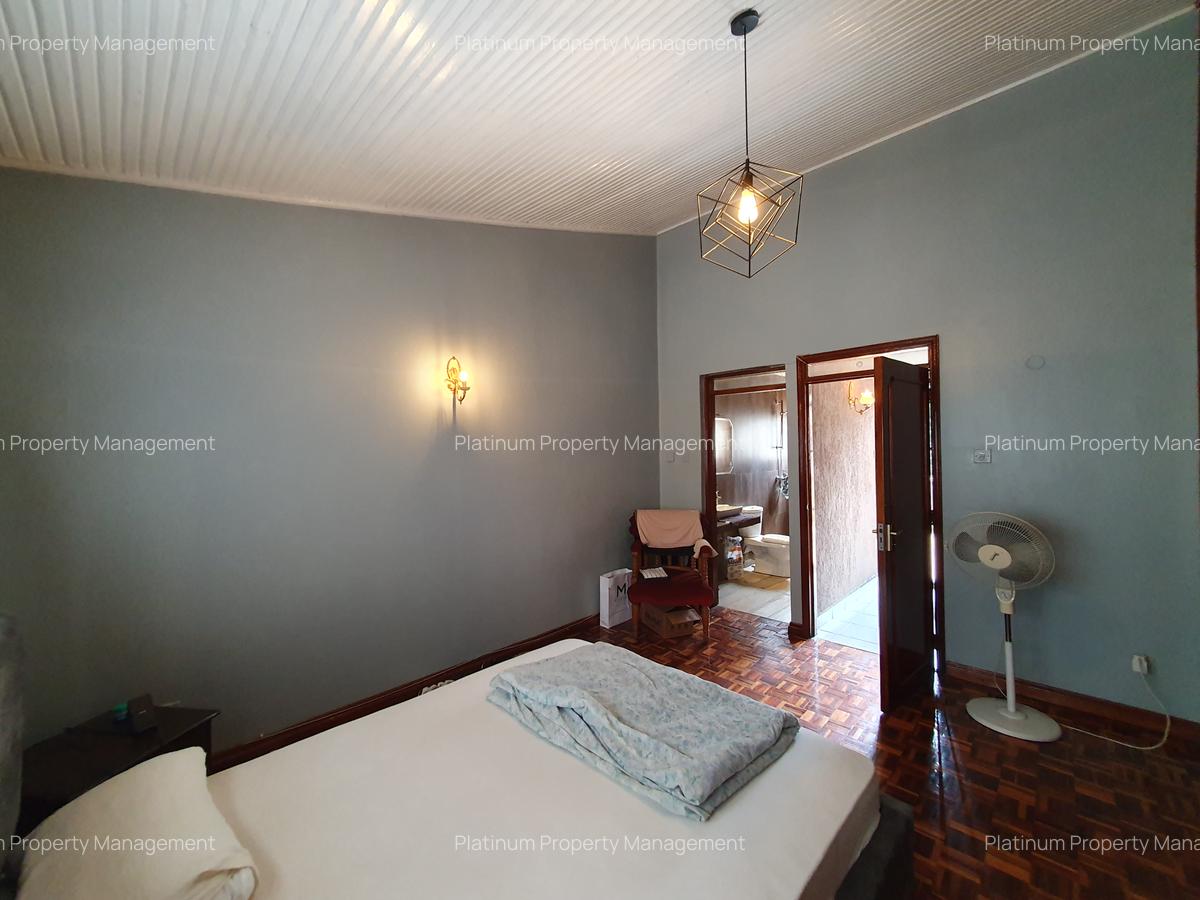 4 Bed House with En Suite in Parklands - 13