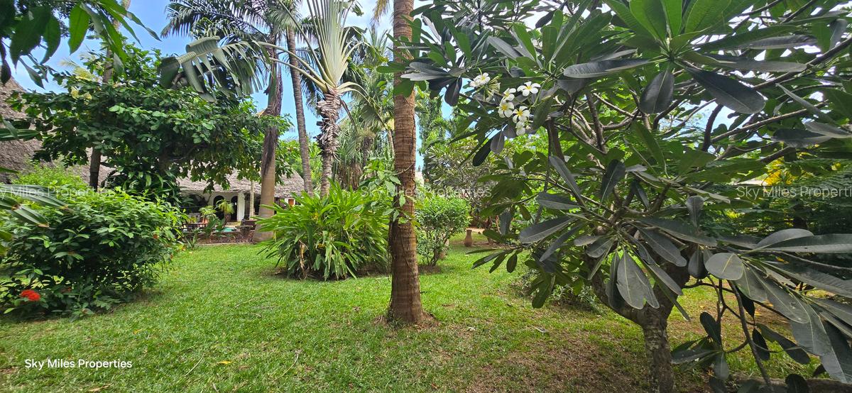 3 Bed Villa with En Suite at La-Marina - 14