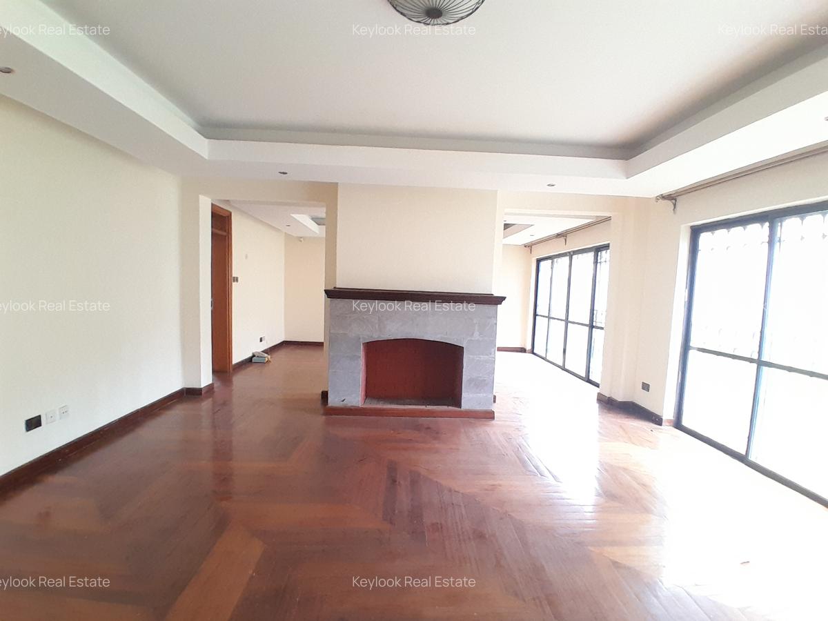 5 Bed Townhouse with En Suite at Lavington - 18