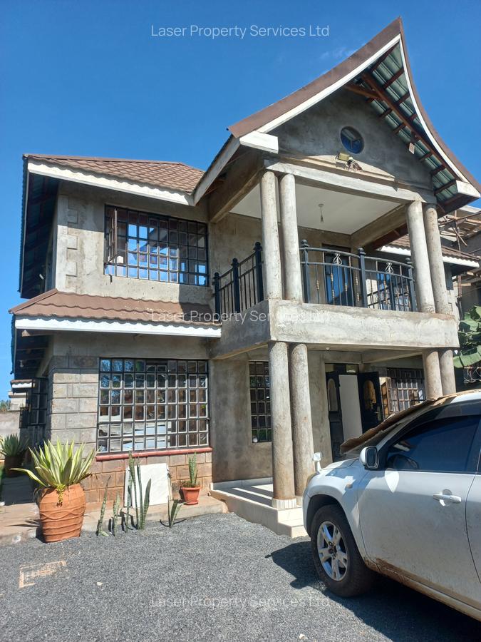 4 Bed House with En Suite at Crotton Ridge - 2