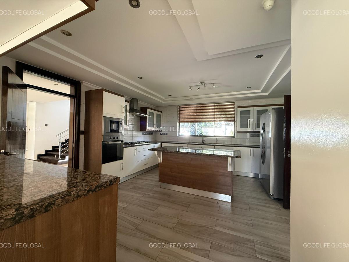 5 Bed Villa with En Suite at Lavington - 13