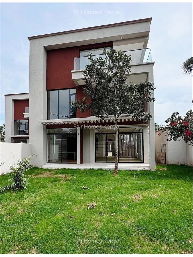 5 Bed Townhouse with En Suite at Lavington Green - 1