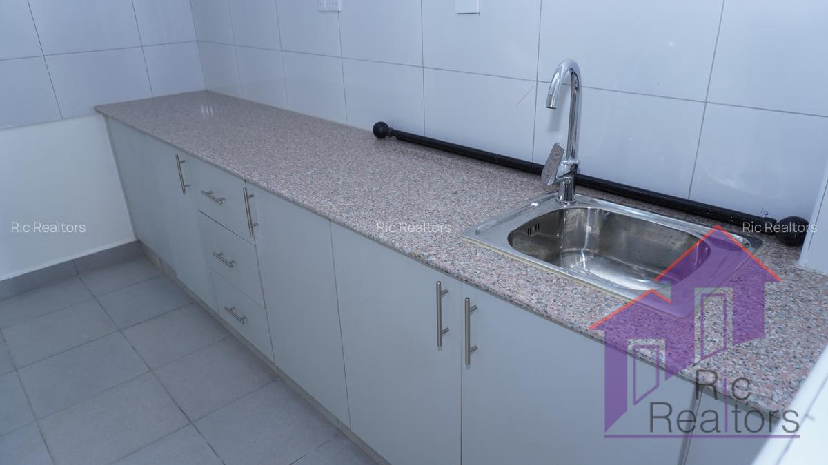 Serviced 3 Bed Apartment with En Suite at Acacia Road - 13