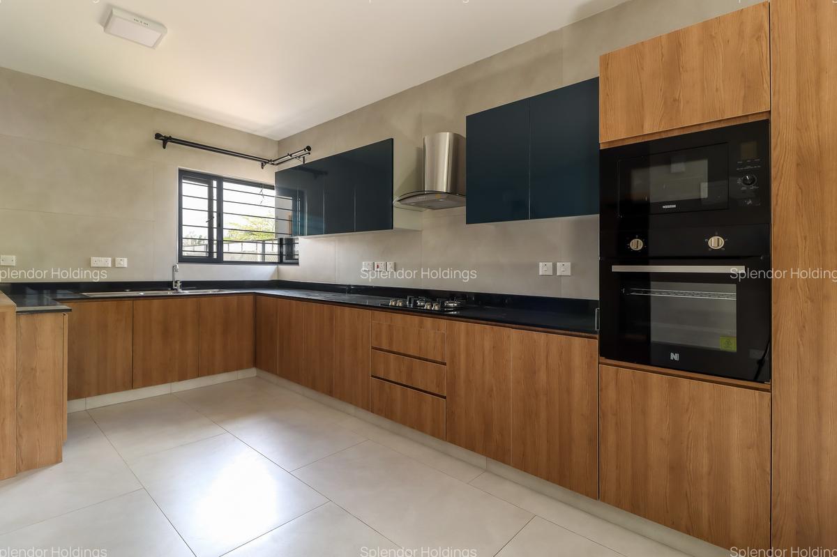 4 Bed Townhouse with En Suite in Langata - 5