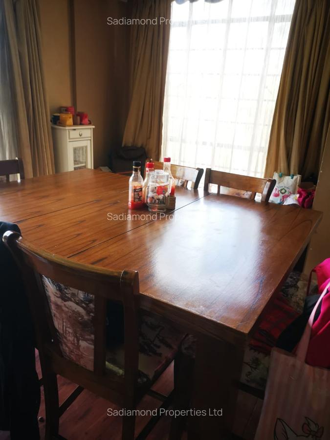 5 Bed House with En Suite in Lavington - 2