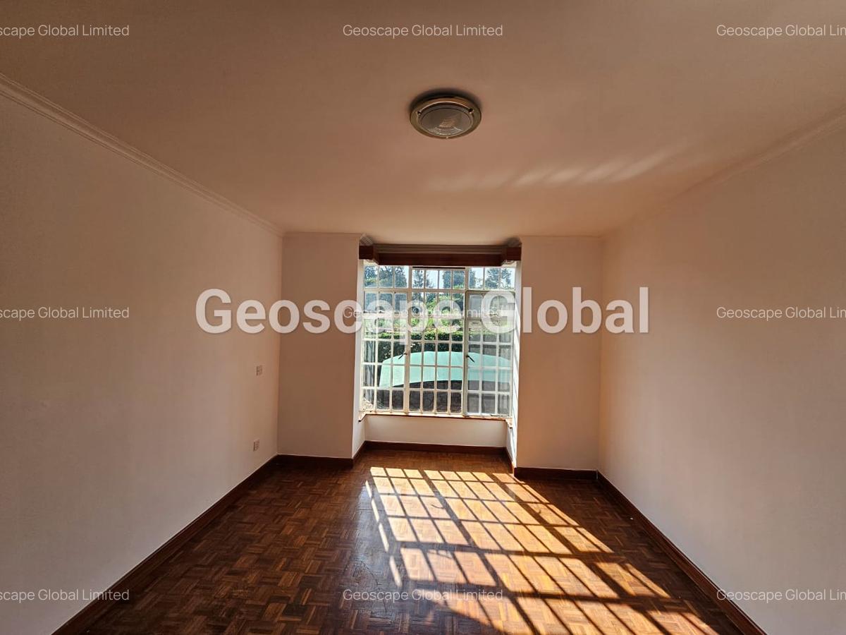 4 Bed House with En Suite in Nyari - 5