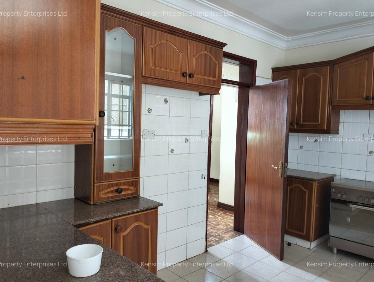 4 Bed Townhouse with En Suite in Lavington - 10