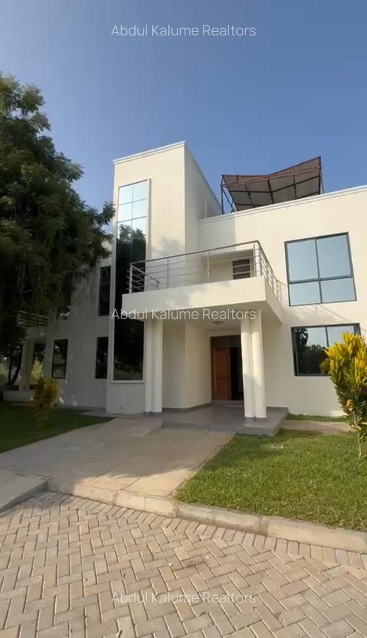 4 Bed Villa with En Suite at Vipingo - 2