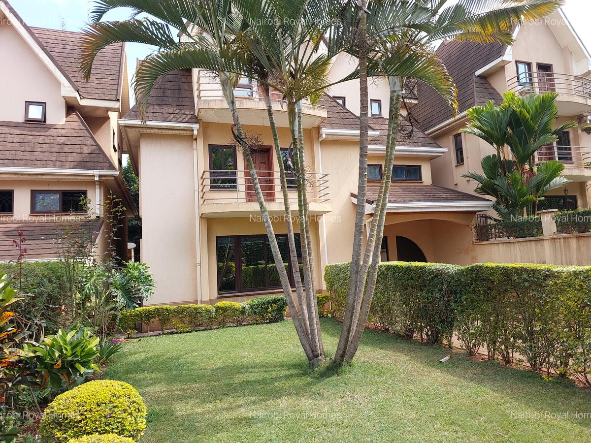 5 Bed Townhouse with En Suite at Lavington - 3