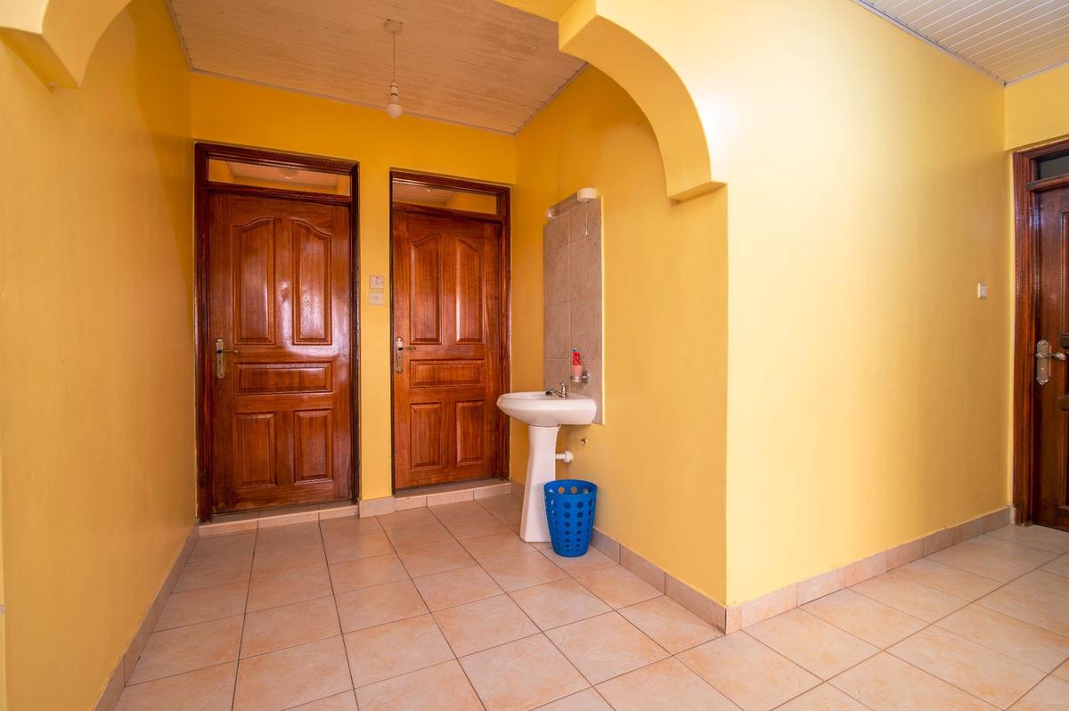 5 Bed House with En Suite in Syokimau - 11