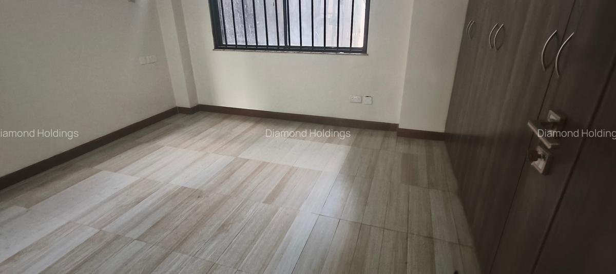 1 Bed Apartment with En Suite at Parklands - 8