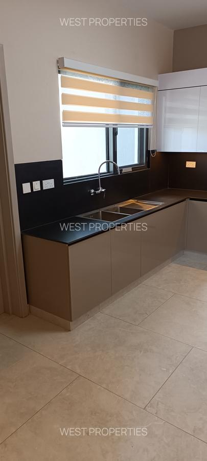 5 Bed Townhouse with En Suite at Langata - 9