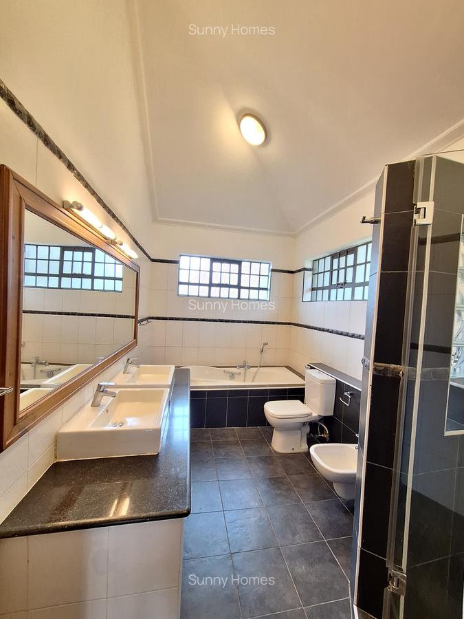 4 Bed Townhouse with En Suite at Peponi Gardens - 15
