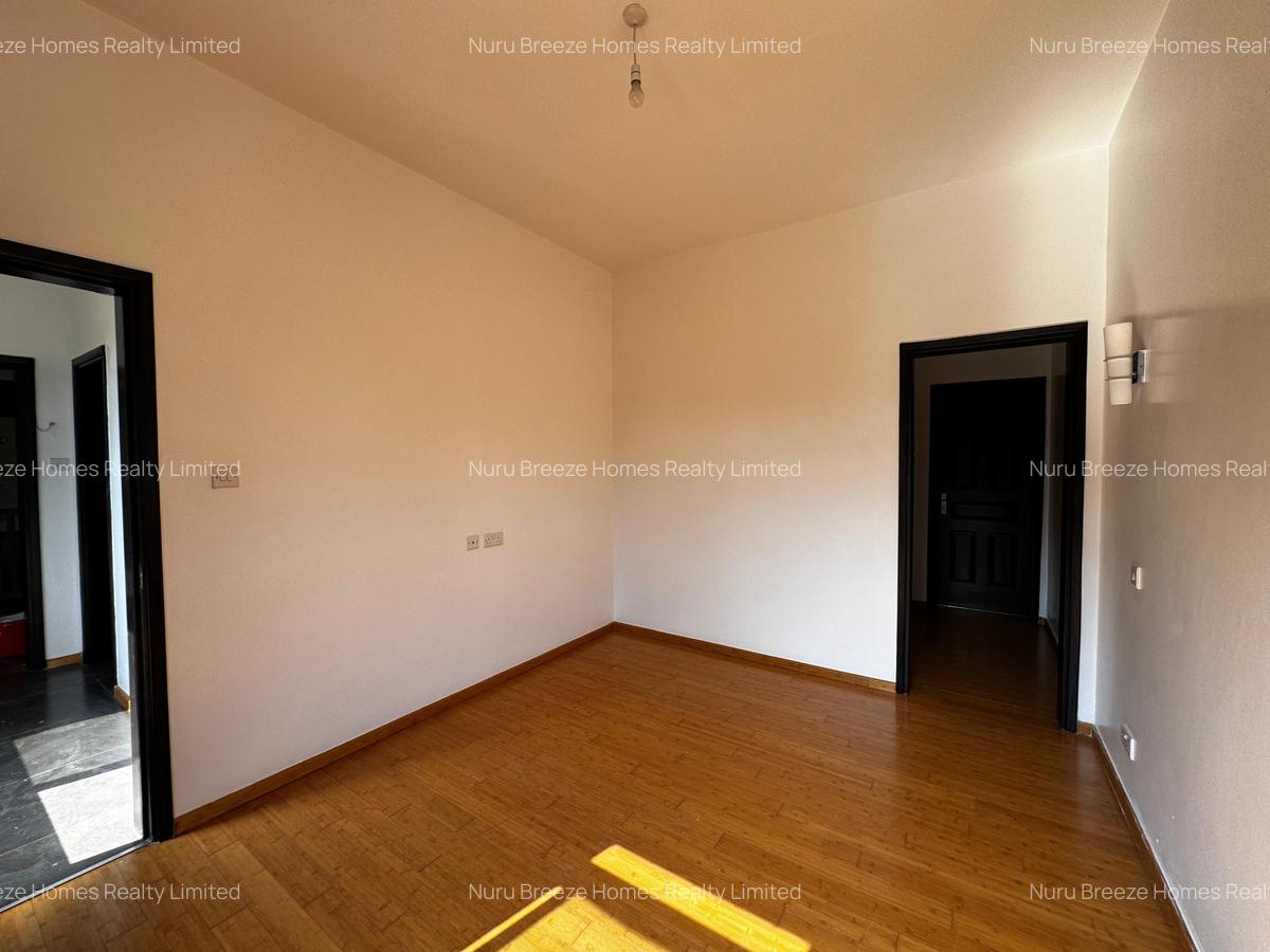 5 Bed Townhouse with En Suite in Lavington - 11