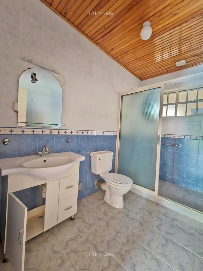 3 Bed Apartment in Riverside - 2