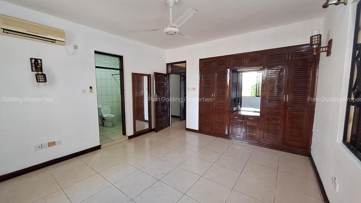4 Bed Apartment with En Suite at Kaunda Avenue - 4