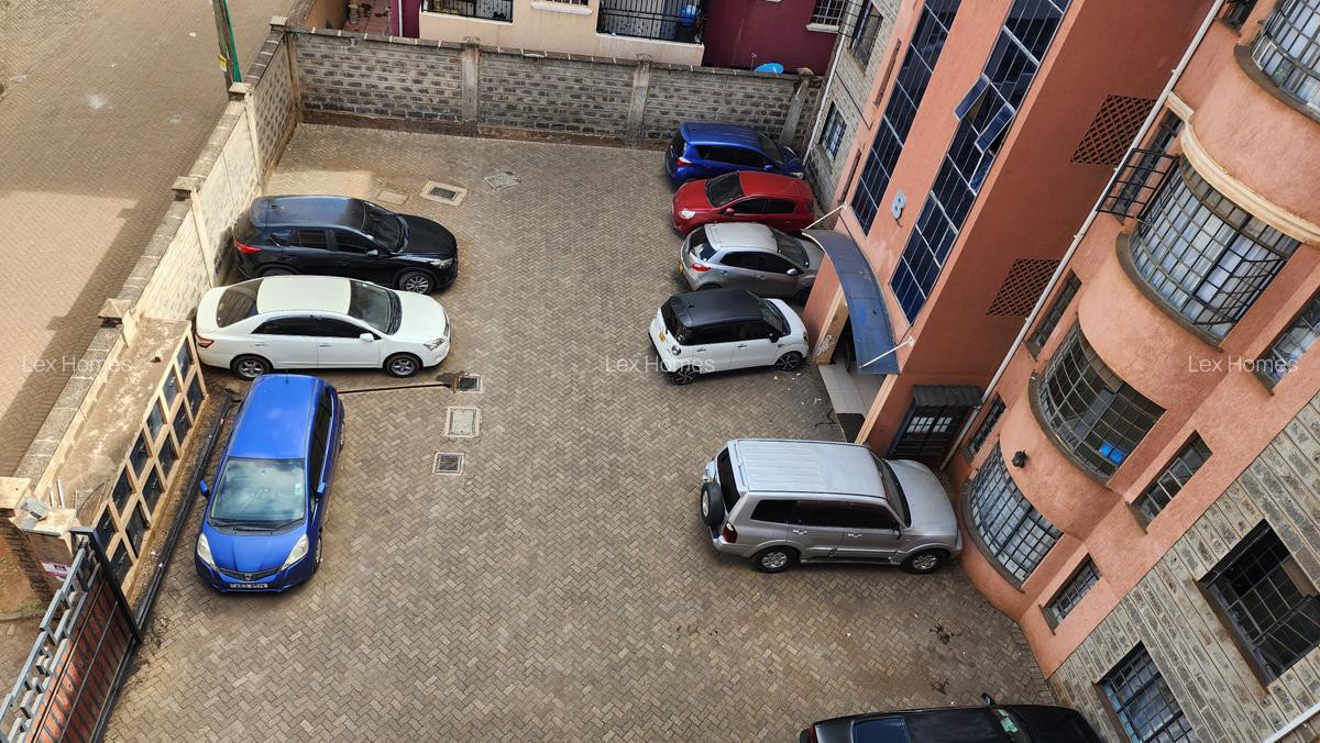 1,011 m² Commercial Property with Fibre Internet at - 12