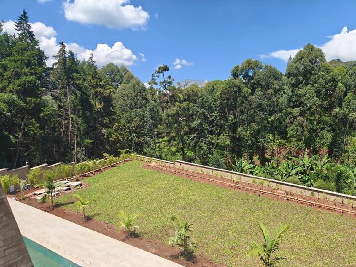 6 Bed House with En Suite in Nyari - 8