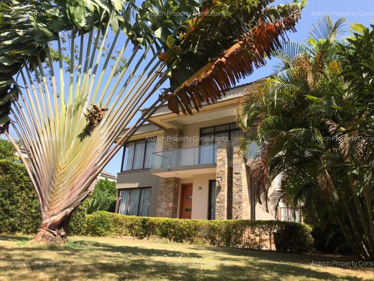 4 Bed Villa with En Suite in Ridgeways - 9