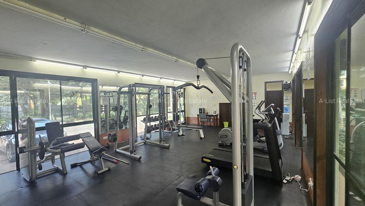 4 Bed Villa with En Suite at Kyuna Close - 16