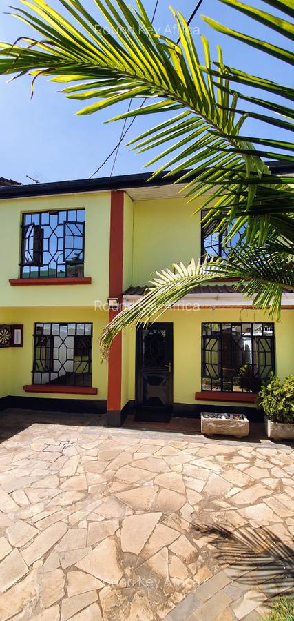 4 Bed Townhouse with En Suite at South C - 14