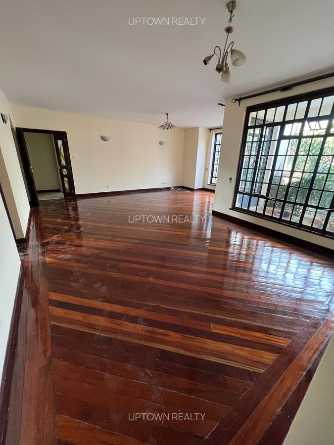 3 Bed Apartment with En Suite at Lavington - 6