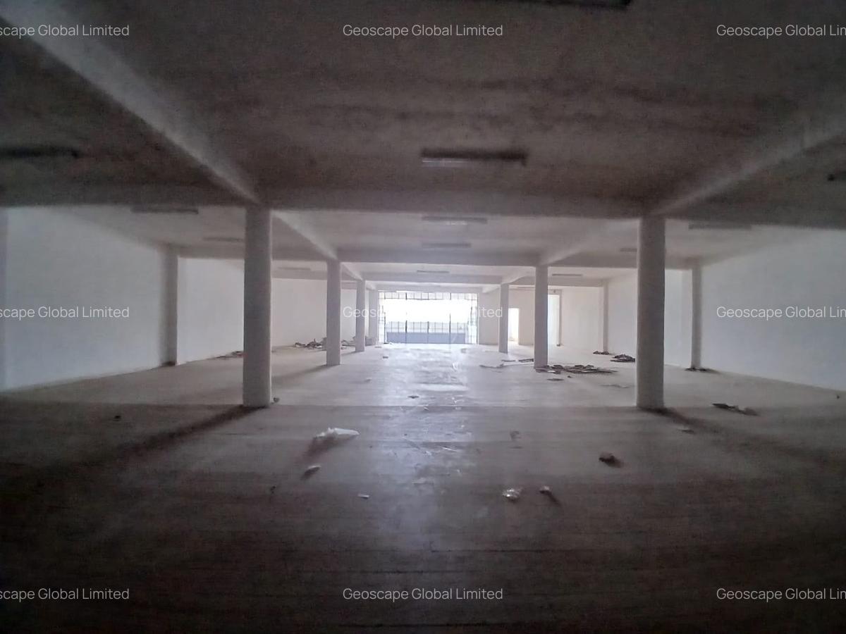 8,500 ft² Warehouse with Parking in Mlolongo - 3