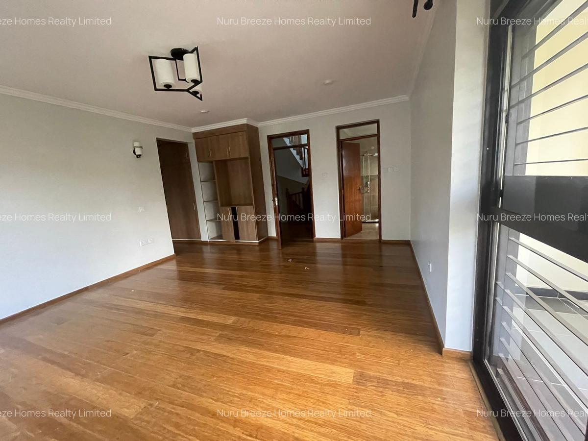 5 Bed Townhouse with En Suite in Lavington - 5
