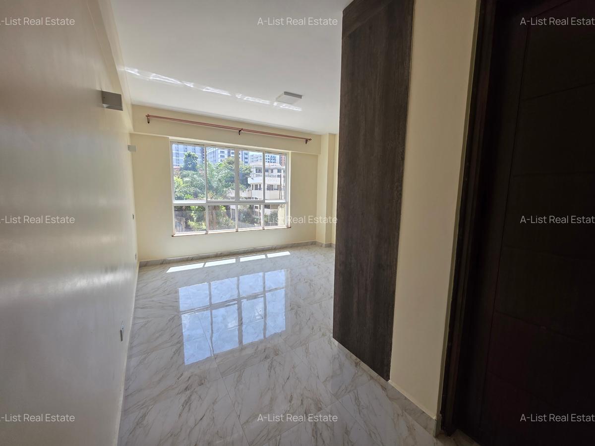 4 Bed Apartment with En Suite at 4Th Parklands - 8