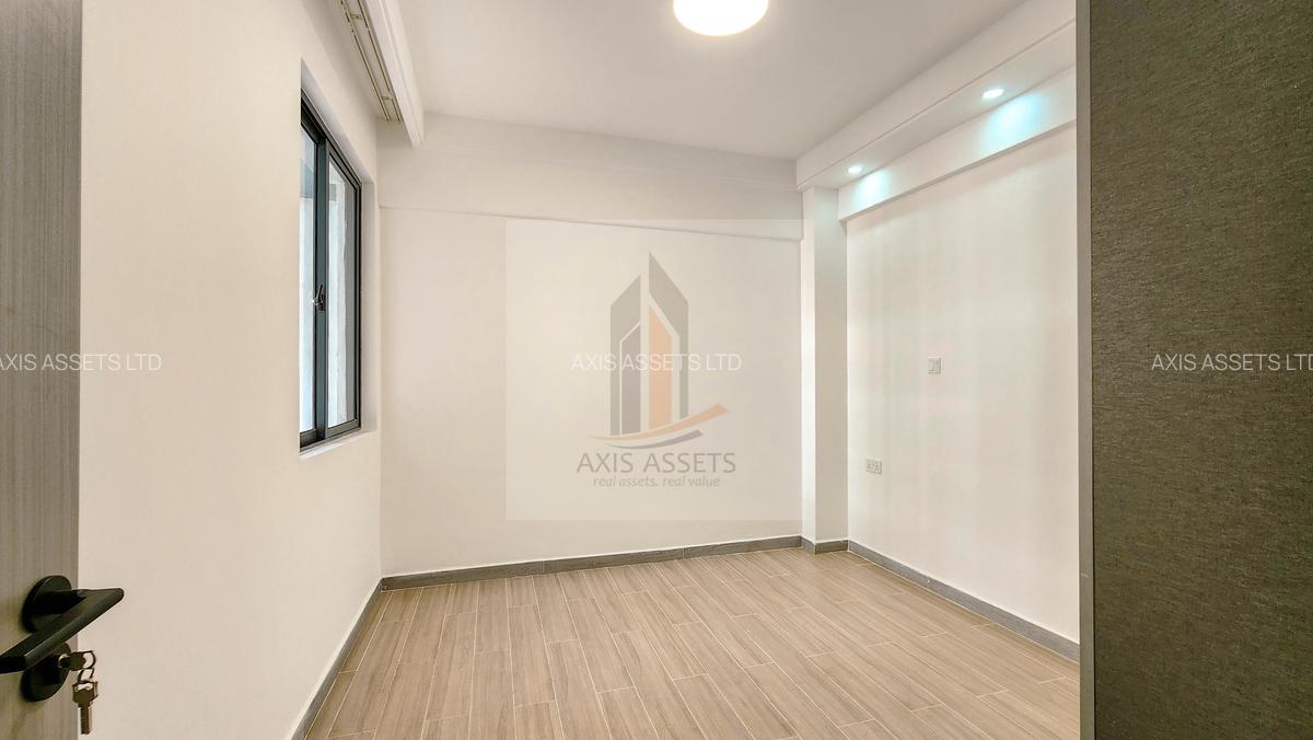 2 Bed Apartment with En Suite at Riverside Drive - 11