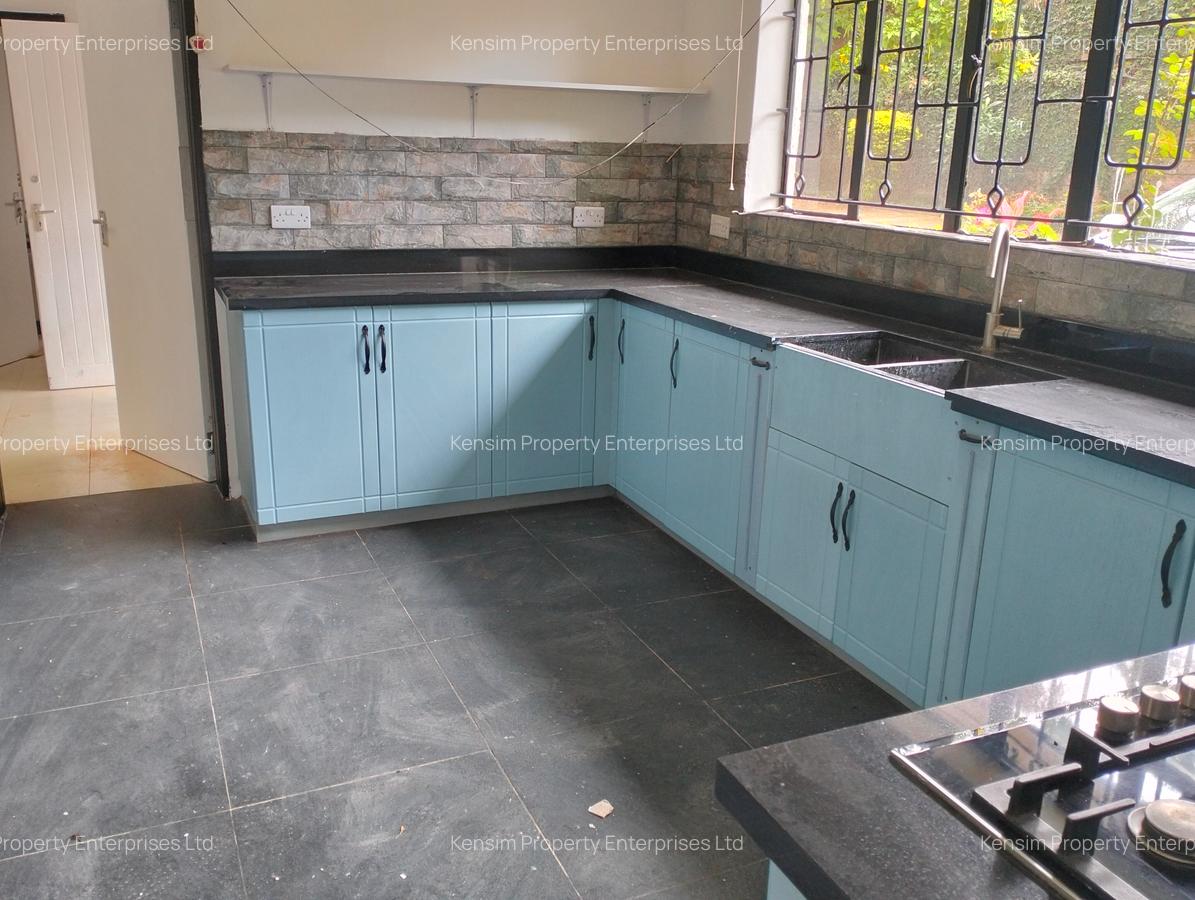 4 Bed Townhouse with En Suite in Lavington - 6