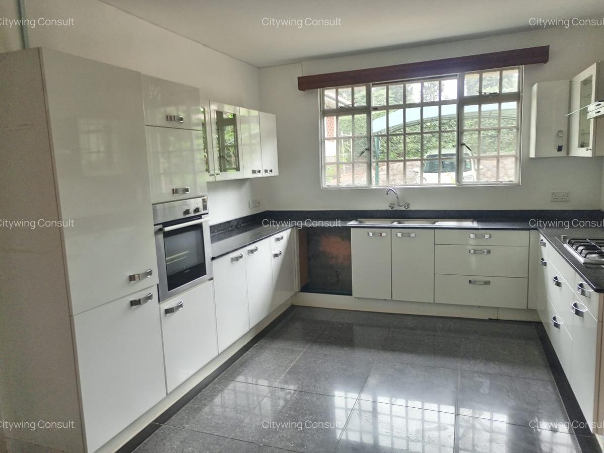 4 Bed Townhouse with En Suite at Red Hill Road - 10