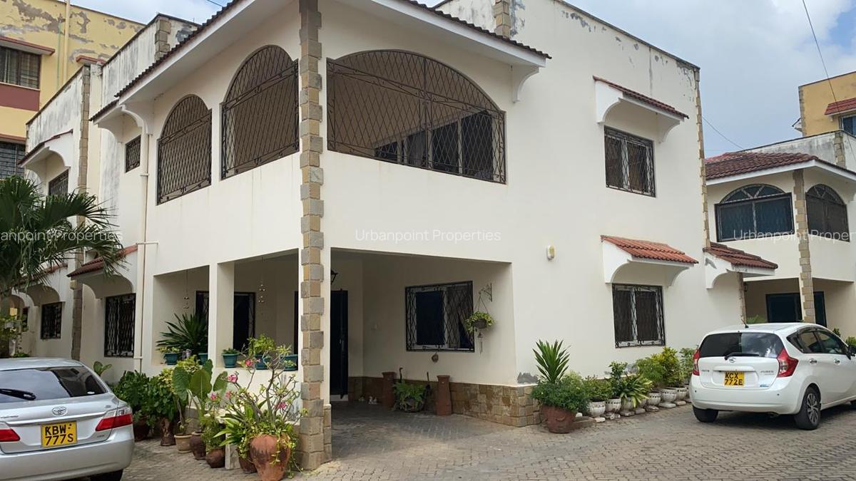 4 Bed House with En Suite in Nyali Area - 1