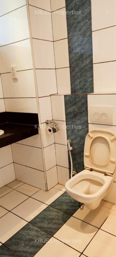 2 Bed Apartment with En Suite at As77 - 9