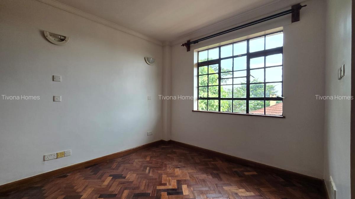 4 Bed Townhouse with En Suite in Kitisuru - 11
