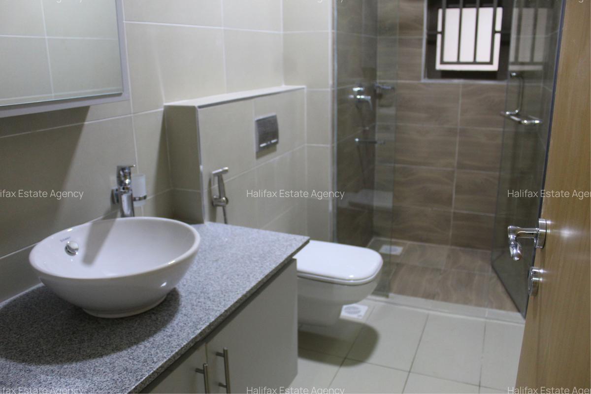 2 Bed Apartment with En Suite in Lavington - 12